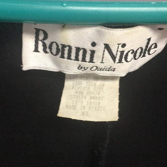 Top - Picture 3 of 4